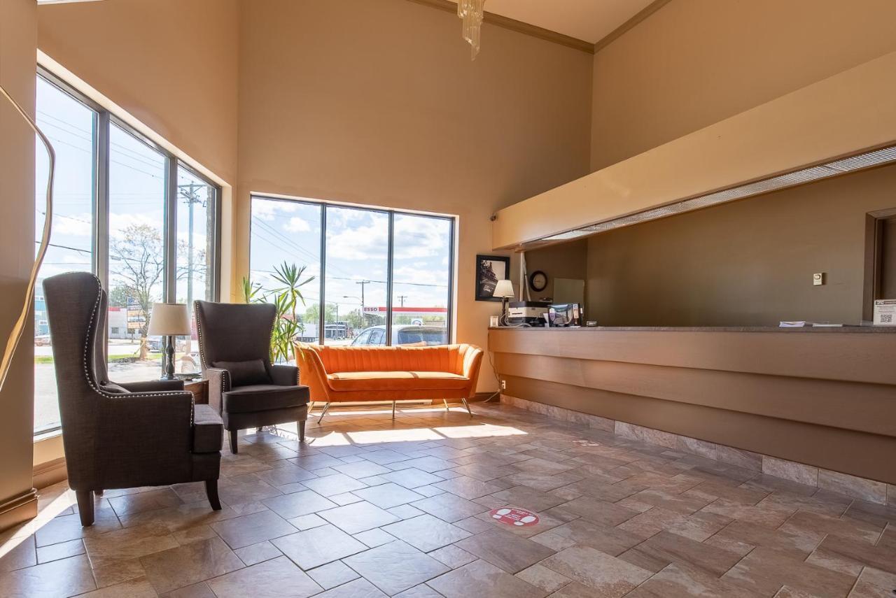Auberge L'Etape Mont-Laurier Ngoại thất bức ảnh